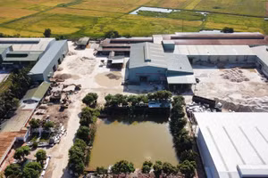 Nhà máy sản xuất bột đá của Công ty TNHH Châu Tiến. (Ảnh: Phạm Tâm)