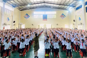 Hơn 1.000 học sinh trên địa bàn thành phố Lào Cai tham gia Diễn đàn “Giáo dục trong gia đình những ngày hè”.