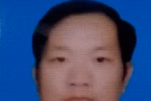 Ông Vi Văn Dũng.