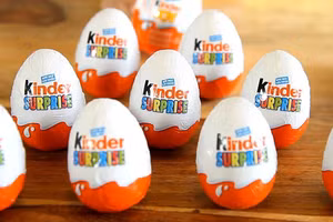 Bộ Công Thương khuyến cáo người tiêu dùng không sử dụng sản phẩm trứng Kinder của Công ty Ferrero vì lo ngại nhiễm khuẩn. Ảnh minh họa.