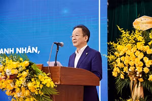 Ông Đỗ Quang Hiển làm Chủ tịch CLB Cựu sinh viên Doanh nhân ĐHQG Hà Nội
