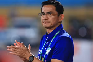 HLV Kiatisak thất vọng với trận thua của Hoàng Anh Gia Lai ở vòng 7 V.League.
