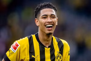 Jude Bellingham chính thức gia nhập Real Madrid.