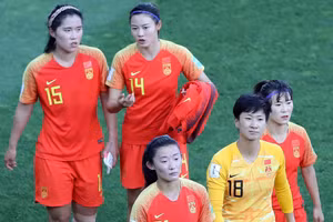 Tuyển Trung Quốc nhận thất vọng sau trận thua Đan Mạch ở trận ra quân World Cup.