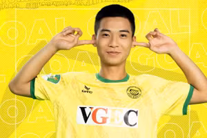 Trần Gia Huy chia tay CLB Hòa Bình của của HLV Thành Lương.