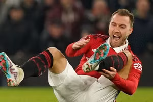 Christian Eriksen nghỉ hết mùa vì chấn thương.