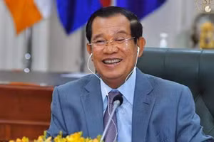 Thủ tướng Campuchia lên tiếng xin lỗi người hâm mộ trước những chỉ trích.