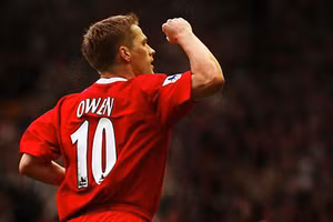 Michael Owen dự đoán MU thua cách biệt Liverpool.
