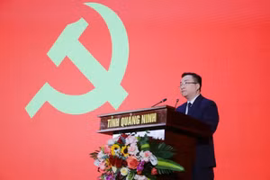 Ông Đặng Xuân Phương, Phó Bí thư Tỉnh ủy phát biểu tại lễ phát động phong trào “Thanh xuân dâng Đảng”.
