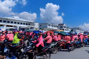 Sáng nay, công nhân Công ty TNHH Viet Glory vẫn chưa vào làm việc. (Ảnh: LVQT)