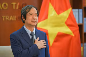 Bộ trưởng Bộ Giáo dục và Đào tạo Nguyễn Kim Sơn tại Lễ tiếp nhận nhiệm vụ Chủ tịch kênh giáo dục ASEAN nhiệm kỳ 2022 và 2023.