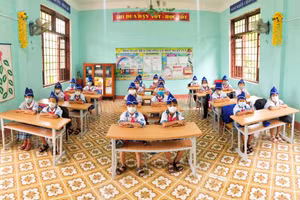 Nhiều trường học tại vùng cao Quảng Trị khó triển khai dạy học trực tuyến vì thiếu thiết bị học tập và mạng Internet. (Ảnh Trường TH&THCS Triệu Nguyên)