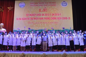 Lễ ra quân hỗ trợ miền Nam phòng chống dịch Covid-19 của Trường ĐH Y dược (ĐH Quốc gia Hà Nội).