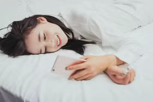 Sự kết nối và hỗ trợ về mặt cảm xúc rất quan trọng trong một mối quan hệ xa cách. (Ảnh: ITN).