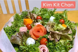 Thành phẩm bó salad hoa ăn được.
