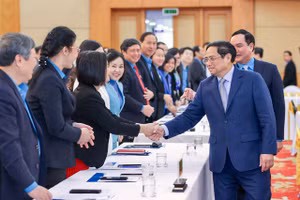 Thủ tướng Phạm Minh Chính chủ trì Hội nghị đánh giá kết quả thực hiện Quy chế về mối quan hệ công tác giữa Chính phủ và Tổng Liên đoàn Lao động Việt Nam - Ảnh: VGP/Nhật Bắc