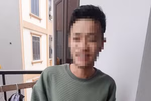 Mặc dù đã được cơ quan chức năng yêu cầu tự cách ly tại nhà, H vẫn tiếp xúc với F1 liên quan tới bệnh nhân dương tính với Covid-19.