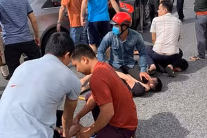 Hiện trường vụ bắt giữ các nghi phạm vận chuyển ma túy. Ảnh: Hà Khê