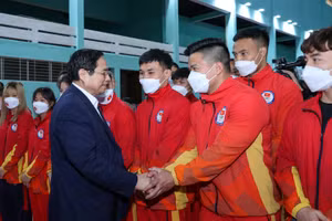 Thủ tướng động viên đoàn thể thao Việt Nam, kiểm tra công tác chuẩn bị SEA Games 31