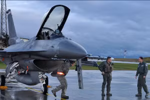 Tiêm kích F-16.