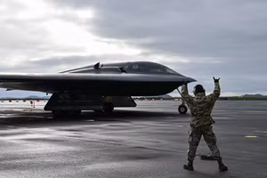 Oanh tạc cơ tàng hình B-2 Spirit.
