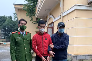 Nghi can Lương Xuân Cương bị bắt giữ sau khi trốn vào TP Hồ Chí Minh. Ảnh: Công an tỉnh Tuyên Quang