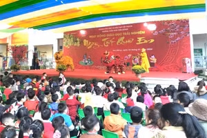Sôi nổi trải nghiệm “Ngày Tết quê em” ở trường Mầm non Sơn Đông