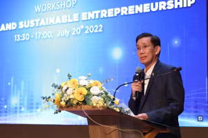 GS Sử Đình Thành- Hiệu trưởng UEH phát biểu tại hội thảo