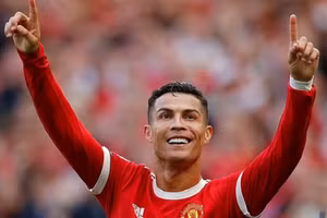 Ronaldo tỏa sáng giúp MU vượt qua Atalanta với tỷ số 3 - 2.