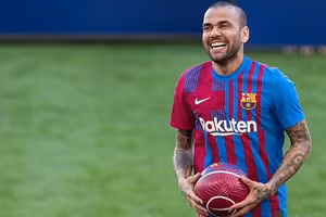 Alves sẽ nhận lương khoảng 155.000 euro mỗi năm tại Barca.