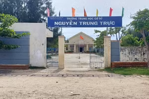 Trường THCS Nguyễn Trung Trực, phường Ninh Thủy, thị xã Ninh Hòa, nơi xảy ra sự việc.