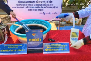 Kết quả mùi nước rỉ rác trên bờ hồ sau 3 tuần xử lý bằng công nghệ Nano Nhật Bản.