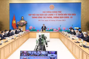 Thủ tướng gặp mặt đại diện lực lượng y tế tuyến đầu chống dịch Covid-19