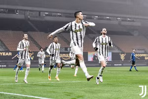 Ronaldo lập cú đúp, Juventus ngược dòng hạ Inter