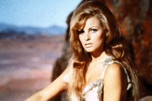 'Biểu tượng sex' Raquel Welch qua đời 
