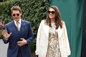 Nam tài tử Tom Cruise chia tay bạn gái kém 20 tuổi