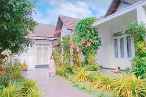 Khám phá biệt thự trắng giữa lòng thành phố của NSND Bạch Tuyết 