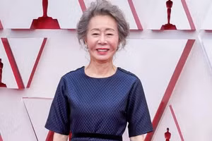 Nữ diễn viên Youn Yuh Jung tại Lễ trao giải Oscar lần thứ 93.