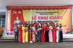 Tập thể cán bộ trường mầm non Sì Lở Lầu