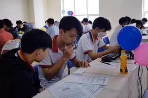 Các thí sinh có 5 tiếng đồng hồ để hoàn thành bài dự thi ICPC quốc gia.