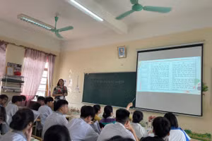 Một tiết học ôn của cô trò Trường THPT Hữu Lũng (Lạng Sơn). Ảnh NTCC.