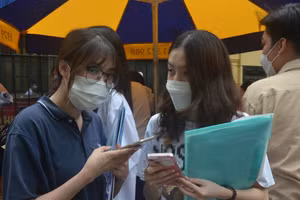Thí sinh tham dự kỳ thi tốt nghiệp THPT năm 2022. Ảnh NC.
