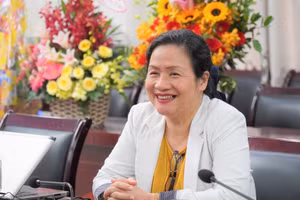 Nhà giáo ưu tú Lê Thị Kim Oanh - nguyên Phó Hiệu trưởng Trường ĐH Bách khoa, ĐH Đà Nẵng
