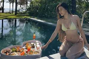 Bạn gái Văn Lâm khoe hình thể nóng bỏng đúng chuẩn PT