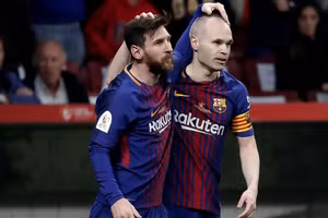 Huyền thoại Barcelona tới Thái Lan thi đấu?