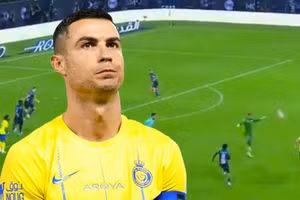 Từ chối hưởng quả phạt 11m, Ronaldo nhận 'mưa' lời khen 