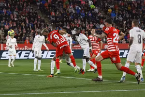 Real Madrid hết cửa vô địch La Liga, tan giấc mơ 'ăn ba'