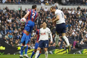Sao Tottenham làm điều ‘khó tin’ tại Ngoại hạng Anh