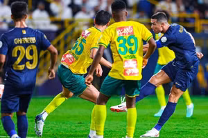 Ronaldo ‘làm mưa làm gió’ tại Ả Rập