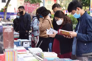 Cần loại bỏ khỏi thị trường những cuốn sách nhảm để nuôi dưỡng tình yêu đọc sách. Ảnh minh họa: IT.